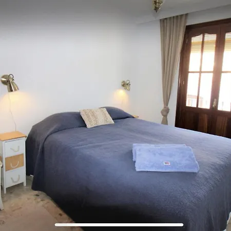 Cozy Townhouse Old Town Готель