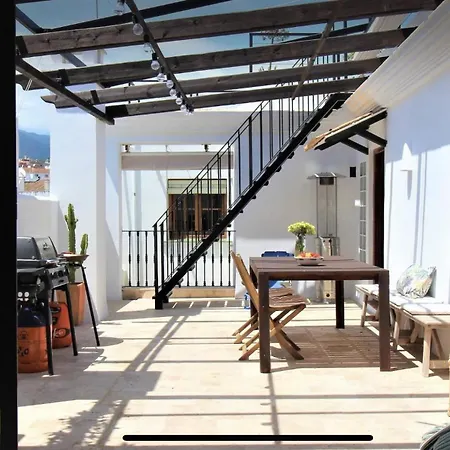 Cozy Townhouse Old Town 호텔