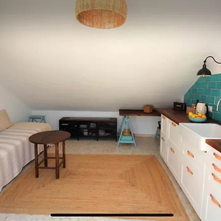 מלון Cozy Townhouse Old Town