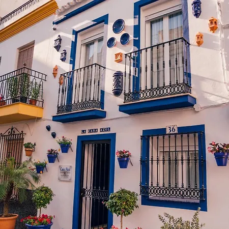 מלון Cozy Townhouse Old Town